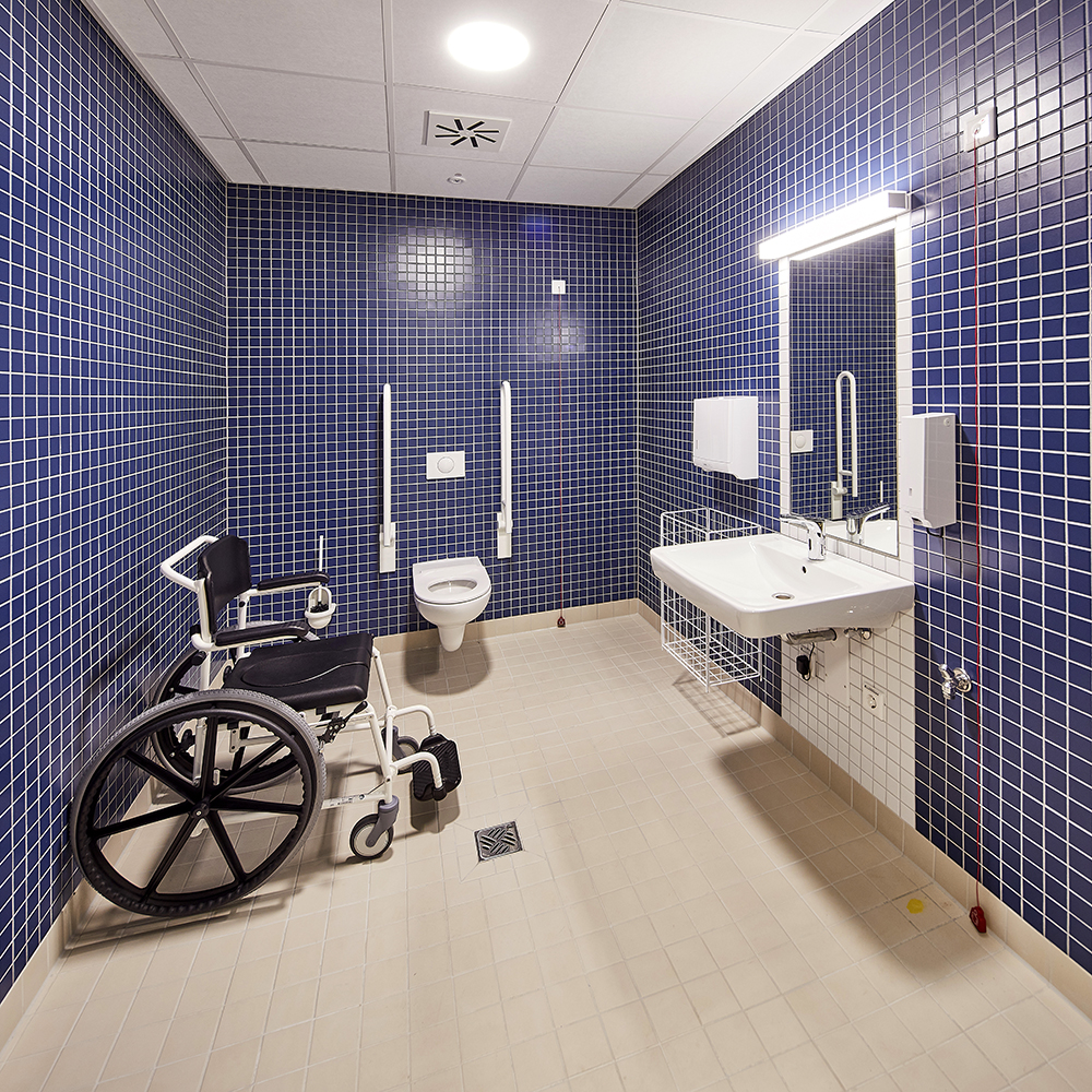 Geysirwasserfall und Sprudelbank für die maximale Entspannung